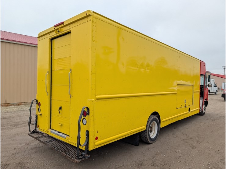 2017-freightliner-mt55-image-6