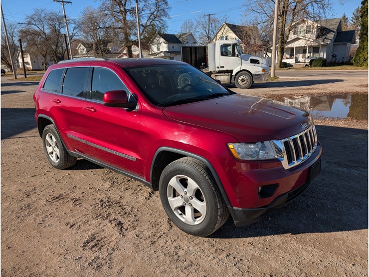 2013-jeep-grand-cherokee-image-3