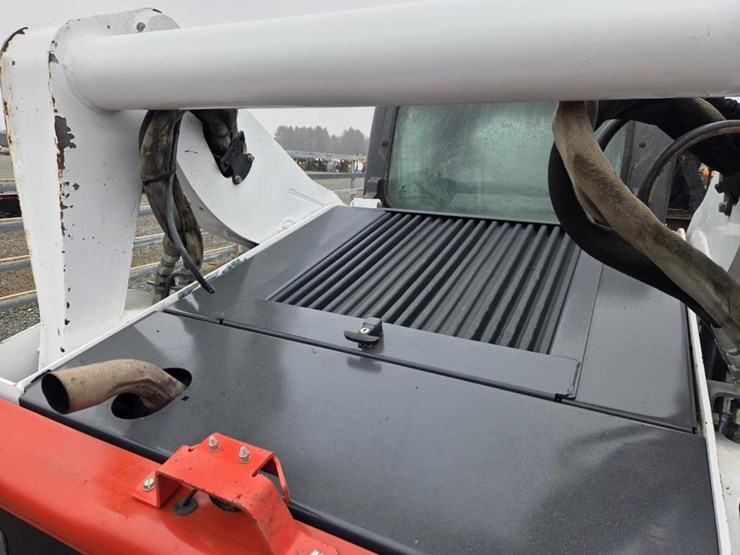 2013-bobcat-t770-image-25