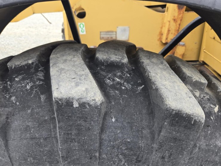 caterpillar-th83-image-55