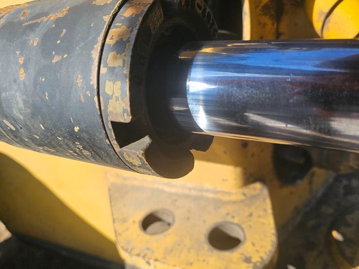 caterpillar-574-image-58