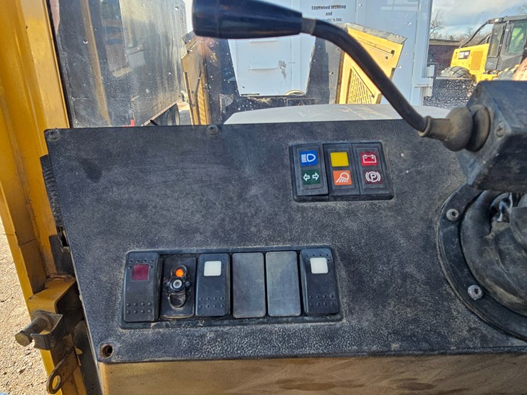 caterpillar-574-image-47