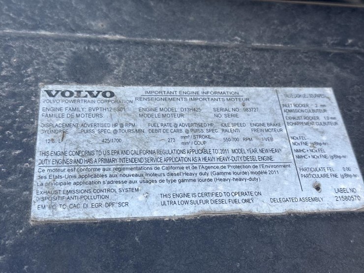 2011-volvo-10-image-39