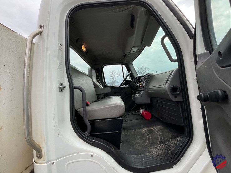 2017-freightliner-m2-s/a-tank-truck-image-59