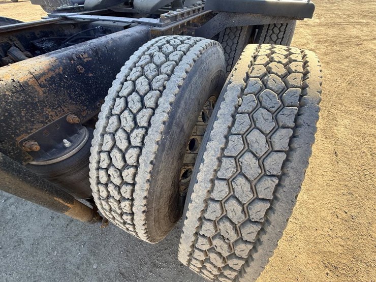 #1974-•-2008-international-eagle-day-cab-truck-tractor-image-63