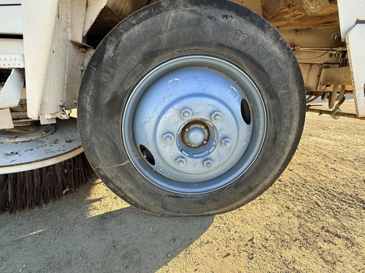 #1981-•-1990-mobil-sweeper-ahl-sweeper-truck-image-50