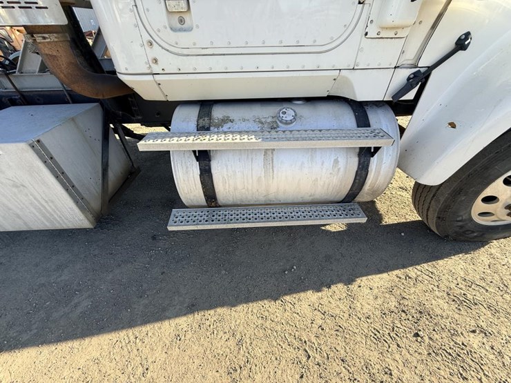 #1965-•-2008-international-eagle-day-cab-truck-tractor-image-24