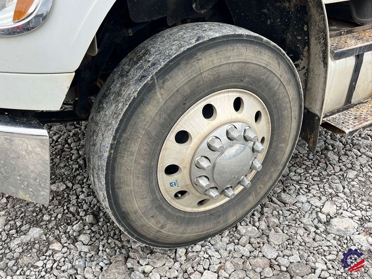 2013-freightliner-m2-s/a-cab-&-chassis-image-7