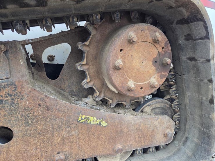 2013-bobcat-t770-image-56