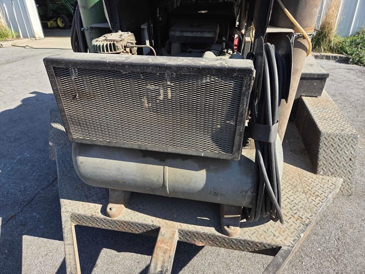 miller-bobcat-225g-image-4