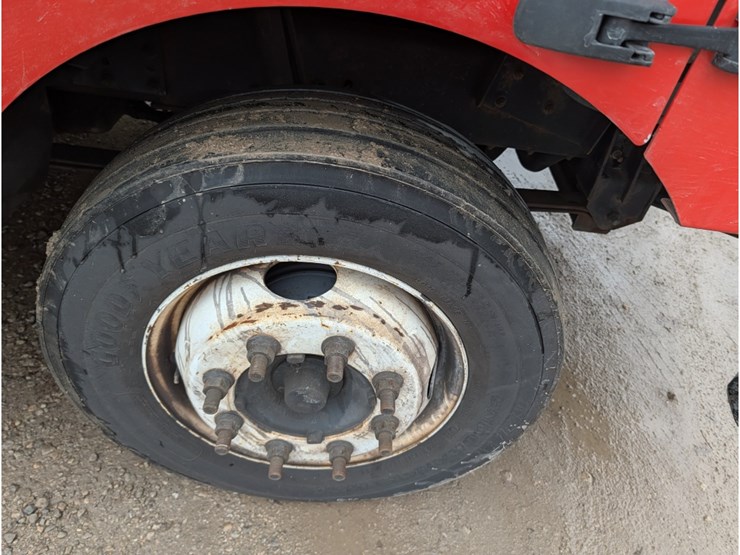 2017-freightliner-mt55-image-3