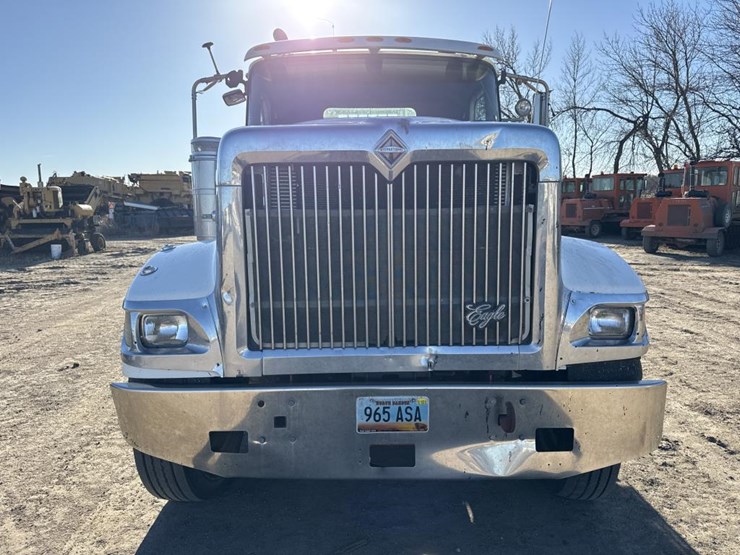 #1955-•-2008-international-eagle-day-cab-truck-tractor-image-8