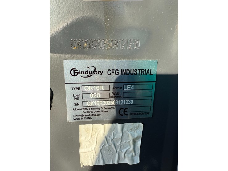 cfg-qk16r-mini-excavator-w/-hydraulic-thumb-image-9