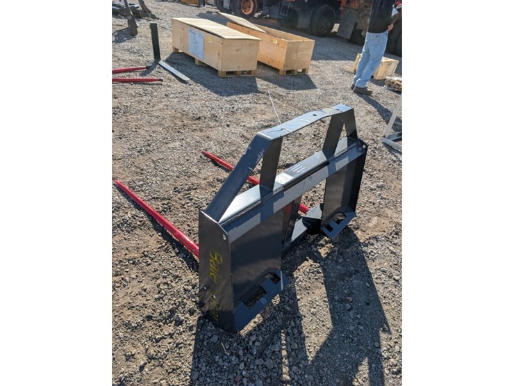 landhonor-skid-steer-bale-spear-image-2