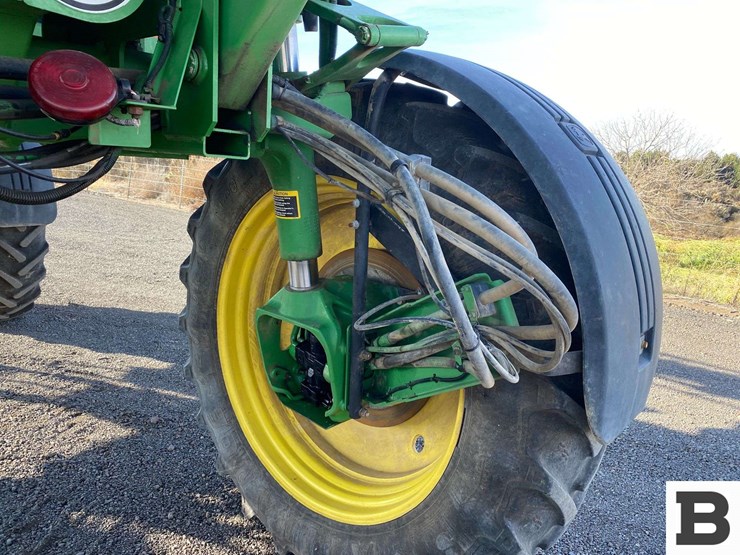 2013-john-deere-4830-image-39