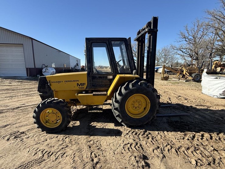#1975-•-massey-ferguson-14k-forklift-image-5