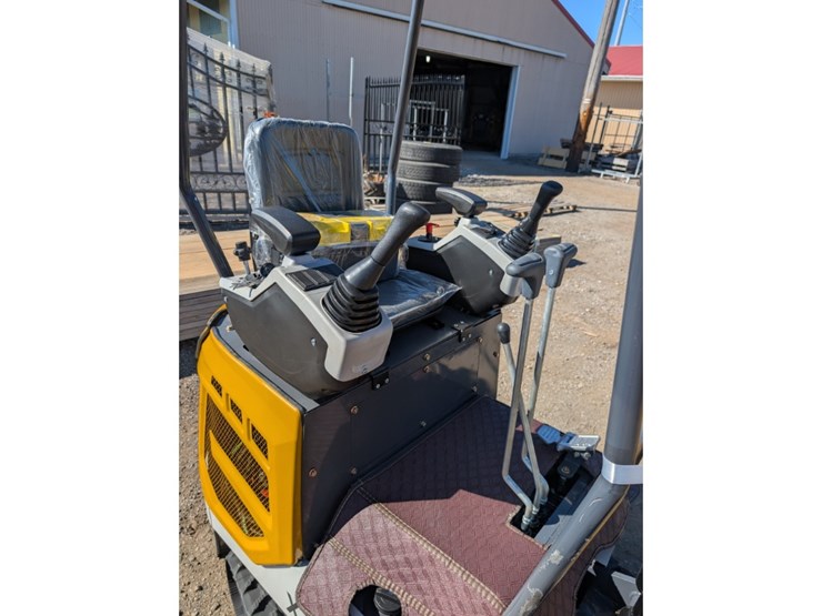 cfg-xz20r-mini-excavator-w/-mechanical-thumb-image-8