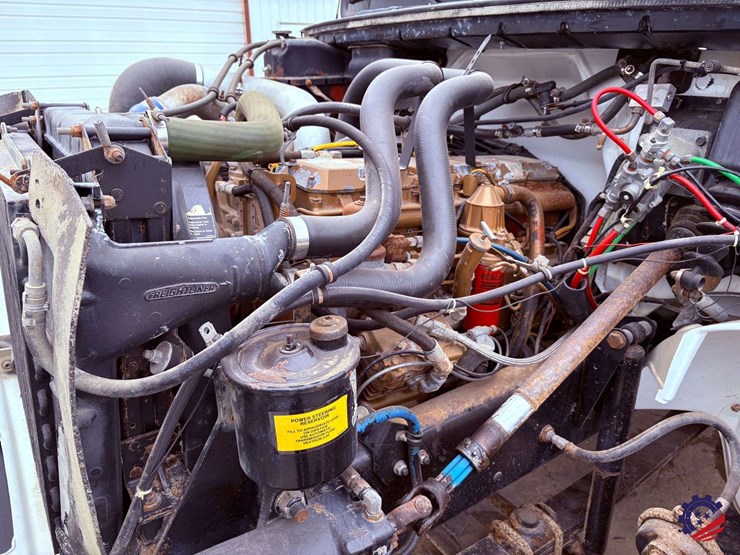 1998-freightliner-fl70-image-58