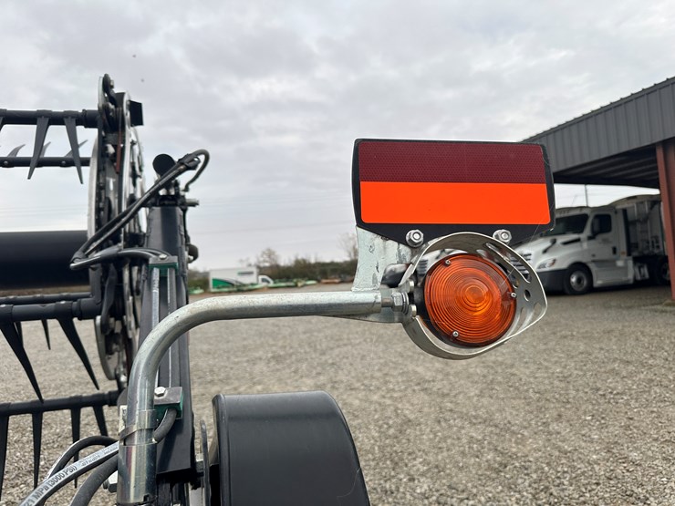 2022-mac-don-fd240-image-7