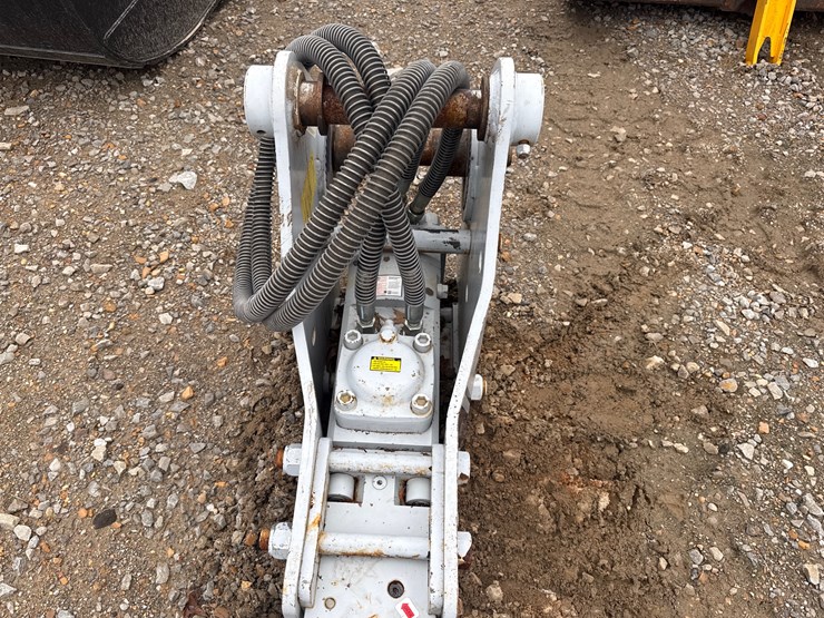 #22614-•-switch-hitch-f9tlb-backhoe/trackhoe-hammer-f988791-image-7