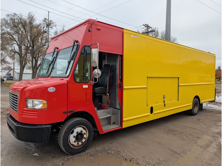 2017-freightliner-mt55-image-1