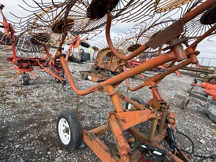 #22611-•-8-wheel-hay-rake-image-20