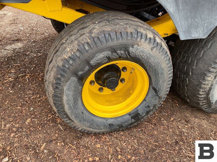 new-holland-340-image-42