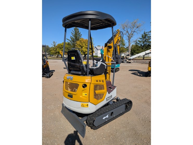 cfg-xz20r-mini-excavator-w/-mechanical-thumb-image-3