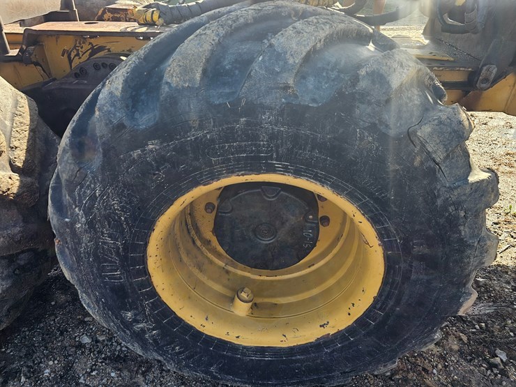 caterpillar-574-image-95