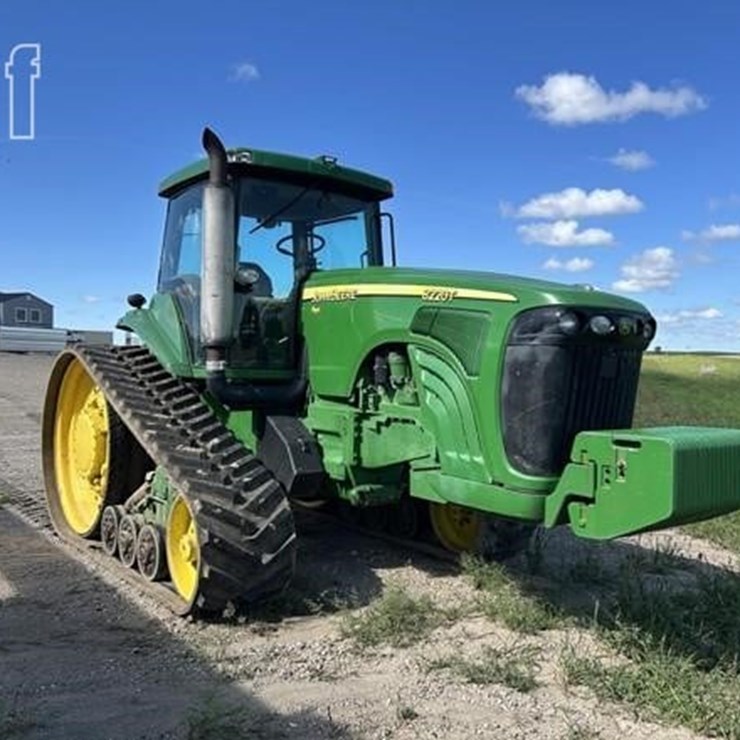 JOHN DEERE 8220T