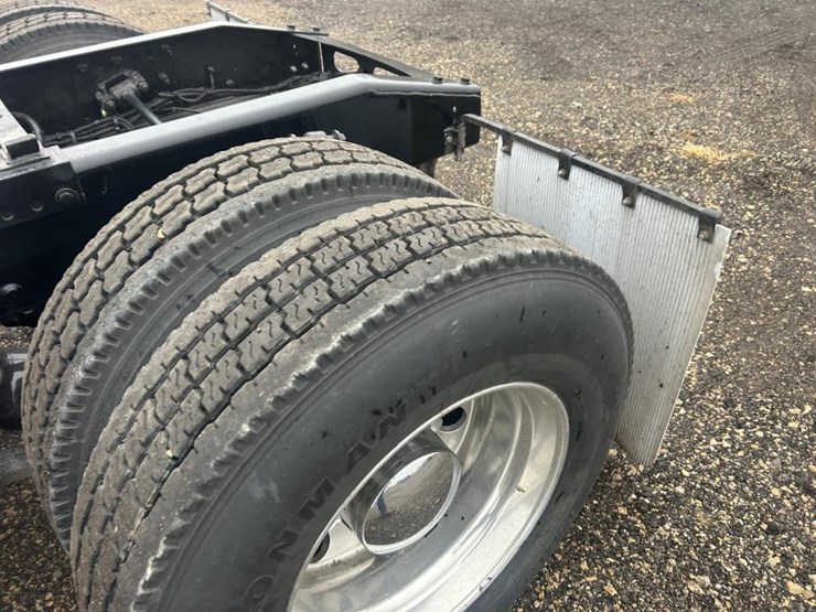 #1675-•-2016-freightliner-harrison-glider-kit-day-cab-truc-image-15