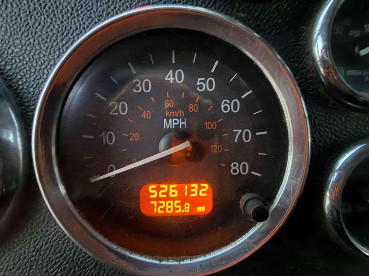 2016-peterbilt-389-image-7