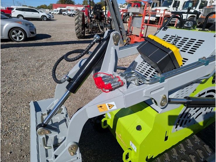 landhero-ldh-t460-mini-skid-steer-image-13