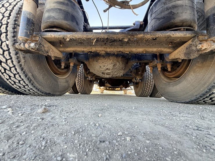 #1965-•-2008-international-eagle-day-cab-truck-tractor-image-52