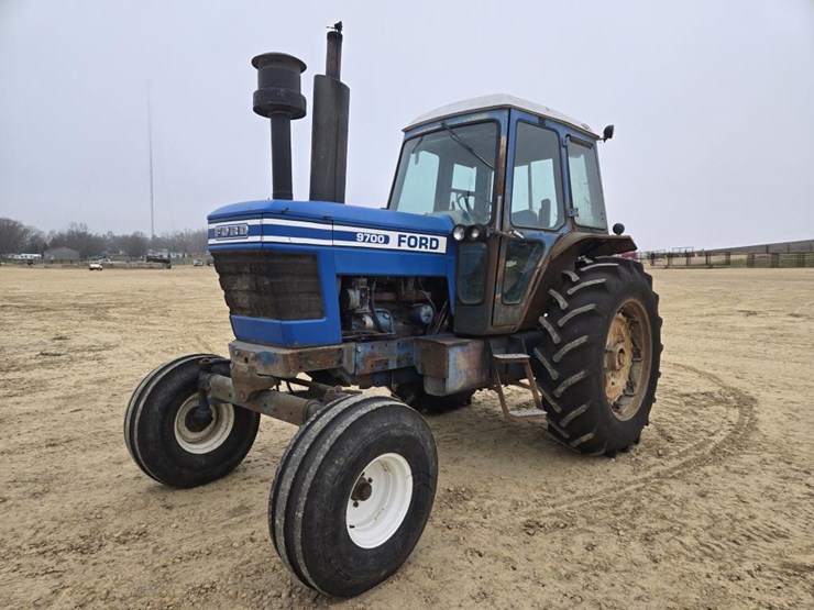 1978-ford-9700-image-1