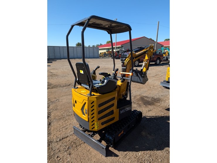 cfg-mx12rx-mini-excavator-w/-mechanical-thumb-image-3