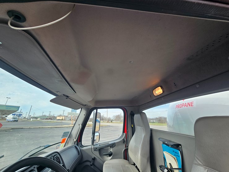 2016-freightliner-s2g-image-53