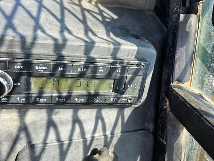 2023-caterpillar-299d3-image-52