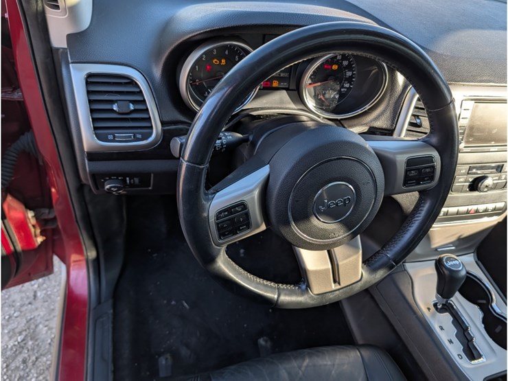 2013-jeep-grand-cherokee-image-16