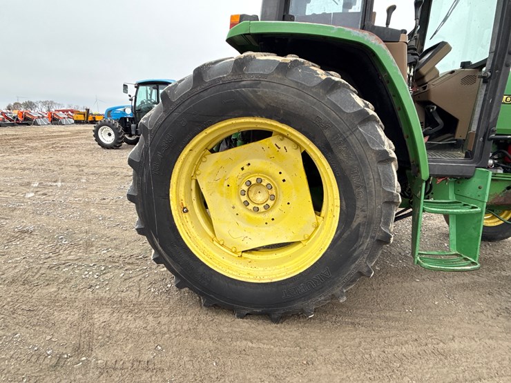 john-deere-6400-image-30