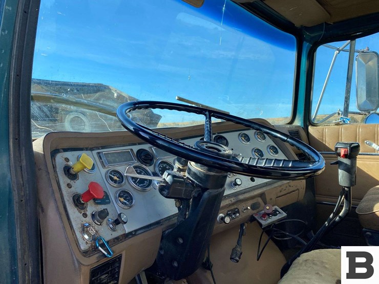 1995-ford-l9000-image-49