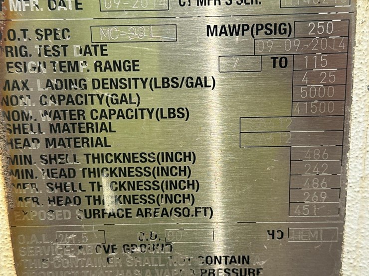 2013-freightliner-m2-106-image-31