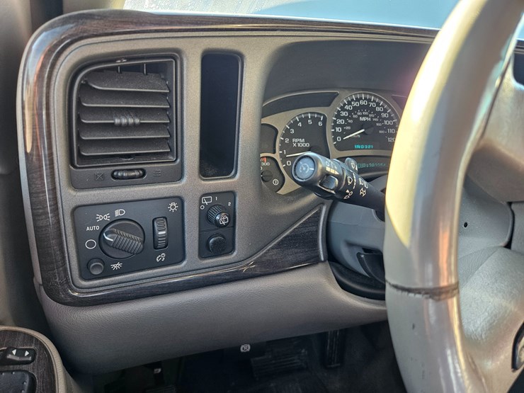 2004-gmc-yukon-image-39