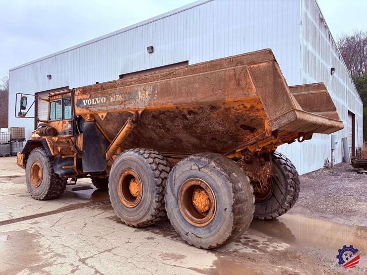 1995-volvo-a30-image-2