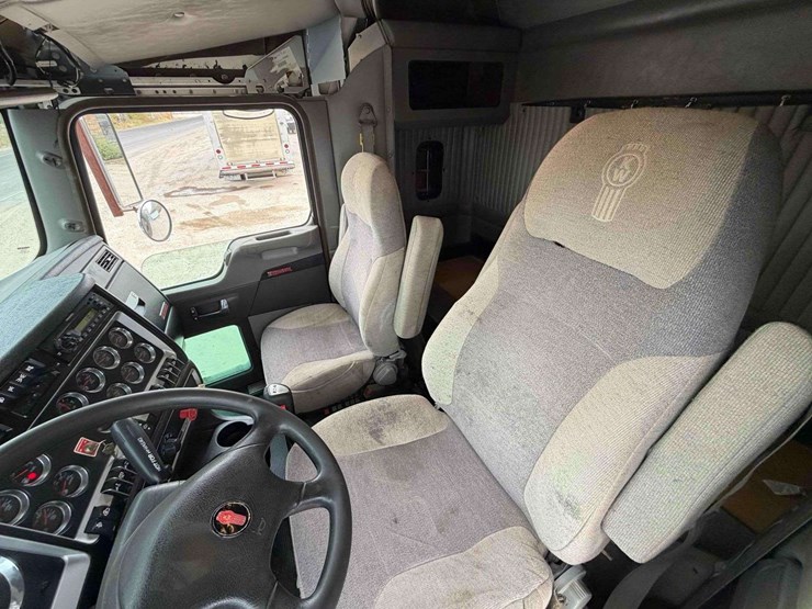 2012-kenworth-t800-image-6