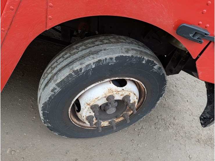 2017-freightliner-mt55-image-4