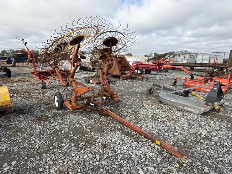 #22611-•-8-wheel-hay-rake-image-2