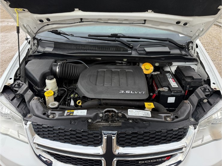 2016-dodge-grand-caravan-image-12