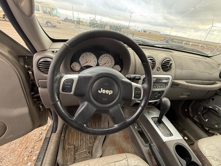 2004-jeep-liberty-image-35