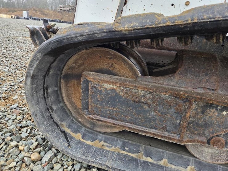 2020-bobcat-t740-image-57